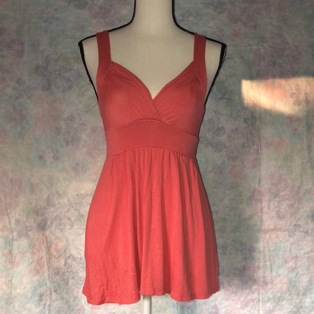 🌸size S coral Lush tank top🌸